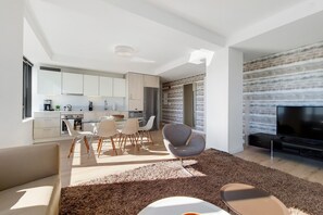 Imagen sin descripción, 3 de 9, botón