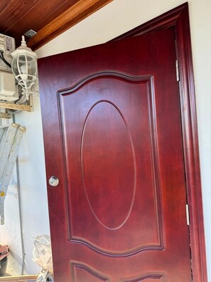 Interior entrance - Queen Anne's Apartments (Nassau)