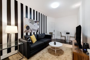 Unclassified image, 4 of 6, button