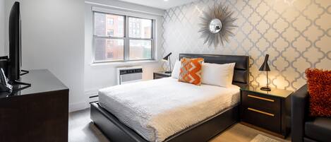 Iron/ironing board, free WiFi, bed sheets