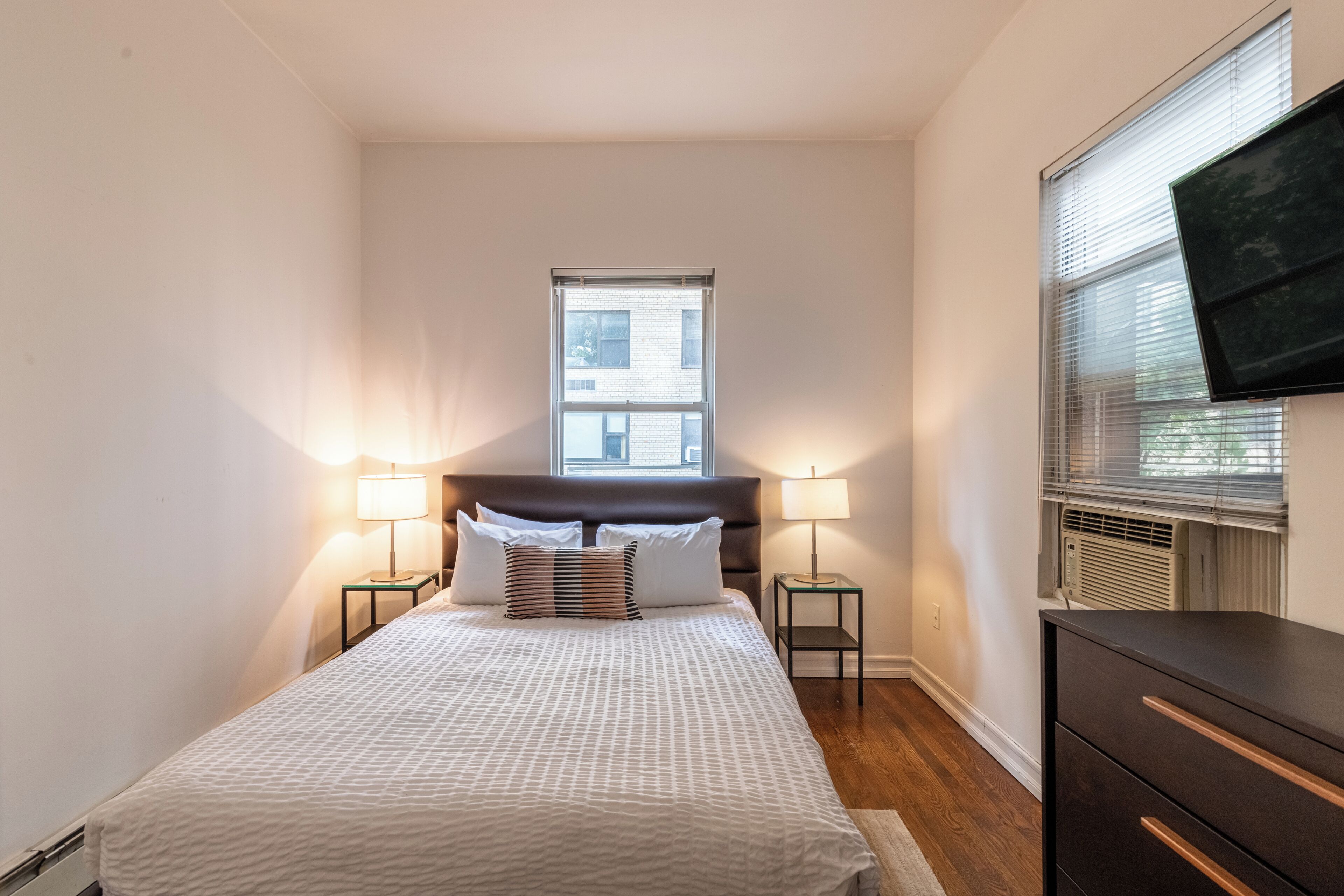 1 bedroom, iron/ironing board, WiFi (free)