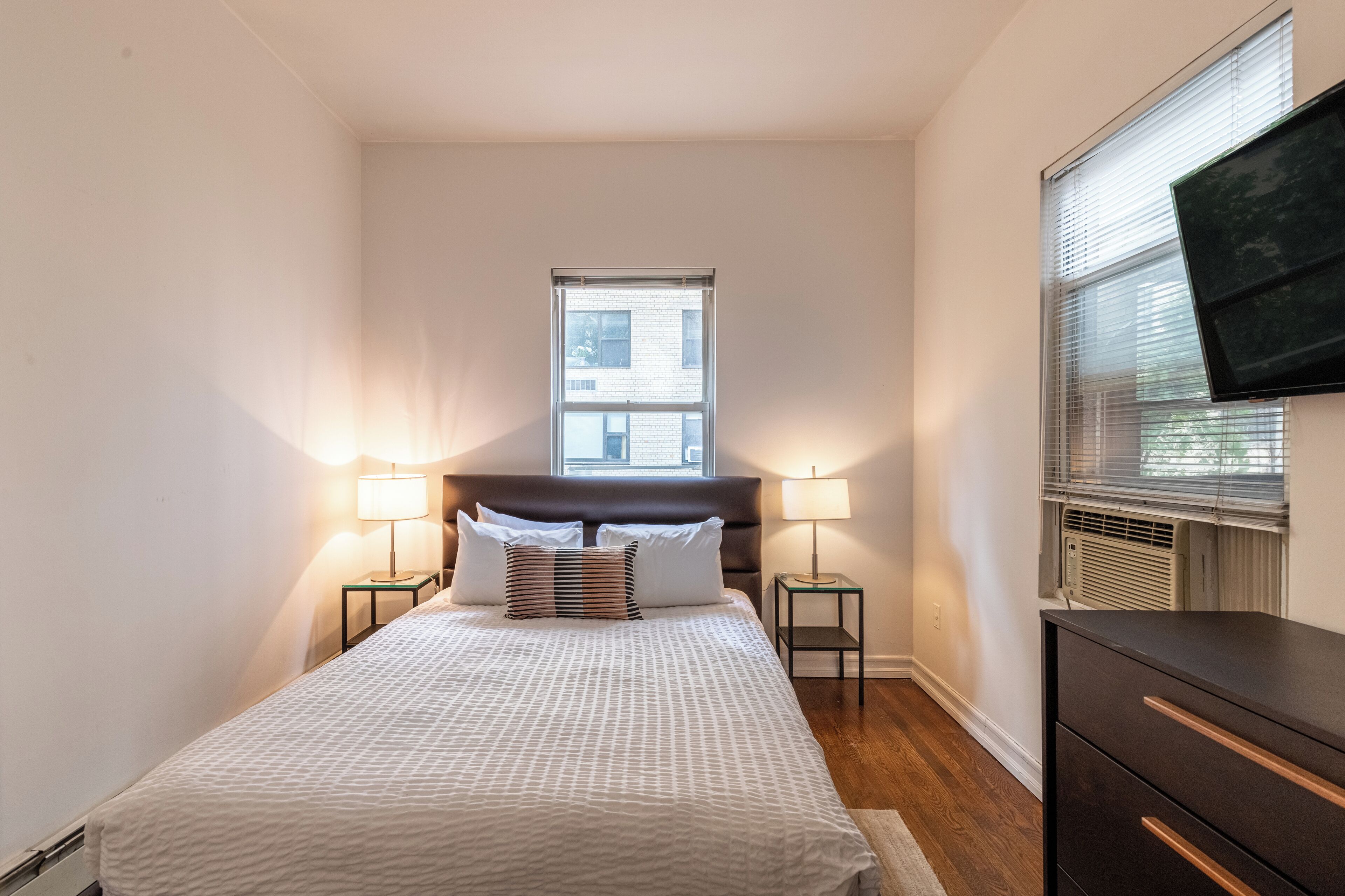 1 bedroom, iron/ironing board, WiFi (free)