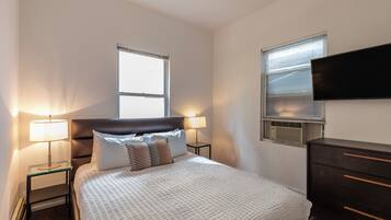 1 bedroom, iron/ironing board, free WiFi