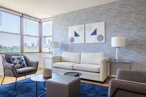 Unclassified image, 2 of 9, button