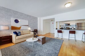 Unclassified image, 4 of 9, button