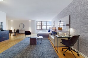 Unclassified image, 2 of 9, button