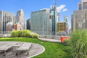 Terrace/patio - Upscale Studio in the Heart of Times Square (New York)