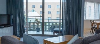 New to VRBO: Contemporary 2BR apartment near Kingston