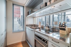 Unclassified image, 4 of 9, button