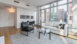 Unclassified image, 2 of 9, button