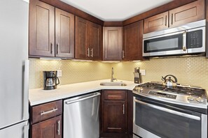 Fridge, microwave, oven, stovetop - Luxury Two Bed With Private Balcony on the UES (New York)
