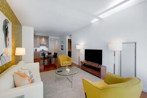 Unclassified image, 5 of 11, button