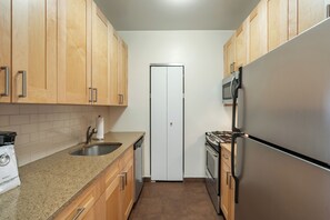 Unclassified image, 2 of 8, button