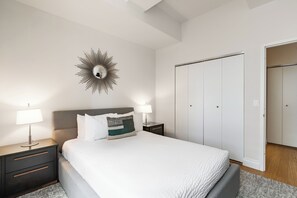 Unclassified image, 4 of 8, button