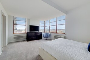 2 bedrooms, iron/ironing board, free WiFi, bed sheets - Upscale Fully Furnished Two-Bedroom in Hoboken (Hoboken)