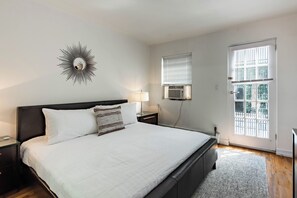 Unclassified image, 5 of 9, button