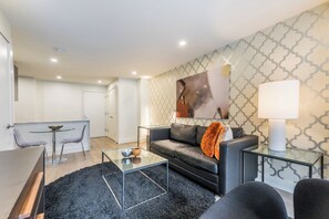 Unclassified image, 3 of 9, button