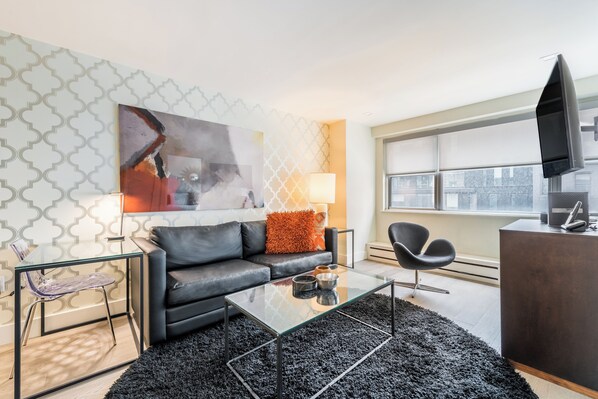 Unclassified image, 1 of 9, button