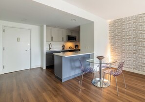 Unclassified image, 2 of 9, button