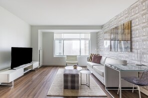 Luokittelematon kuva, 3 kautta 8, painike