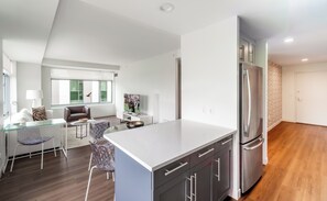 Interior - Spacious One Bedroom in Cambridge with Amenities (Cambridge)