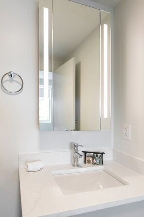 Unclassified image, 3 of 9, button