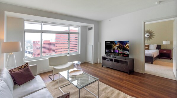 Unclassified image, 1 of 9, button