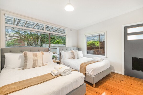 4 多间卧室、熨斗/熨衣板、WiFi、床单