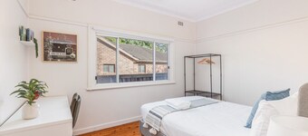 StayAU 4BRM Charming Modern Home in Mt Colah