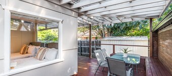 StayAU 4BRM Charming Modern Home in Mt Colah