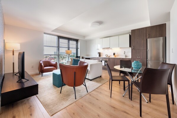Interior - Bright Boston Two Bedroom Near Iconic Fenway Park (Boston)
