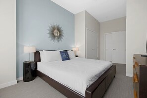 1 室のベッドルーム、アイロン / アイロン台、WiFi (無料)