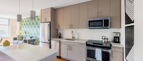 冷蔵庫、電子レンジ、コンロ、食器洗い機