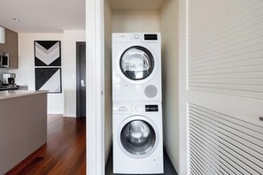 Interior - Modern and Spacious One Bedroom In Seaport (Boston)