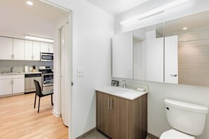 Unclassified image, 5 of 6, button - Contemporary Studio in Jersey City Near Manhattan (Jersey City)