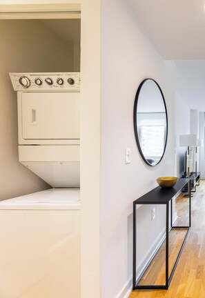 Interior - Luxury Jersey City One Bedroom Near Manhattan (Jersey City)