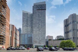 Exterior - Detailed and Spacious One Bed in Jersey City (Jersey City)