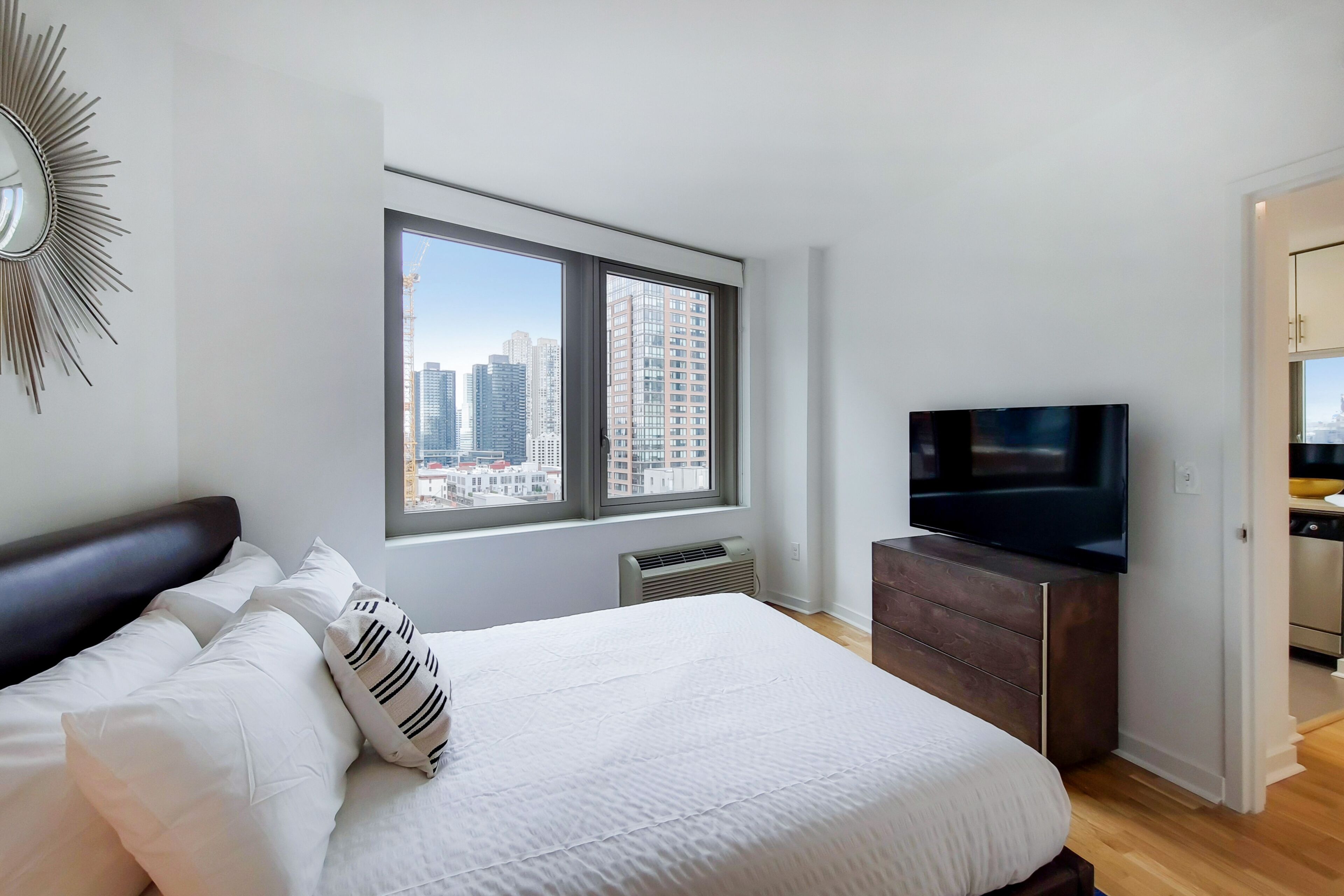 2 bedrooms, iron/ironing board, free WiFi