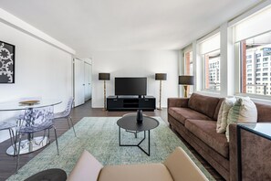 Imagen sin descripción, 5 de 8, botón