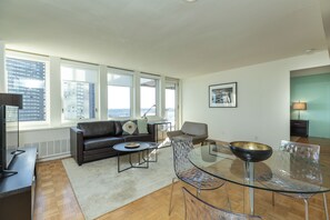 Unclassified image, 5 of 16, button