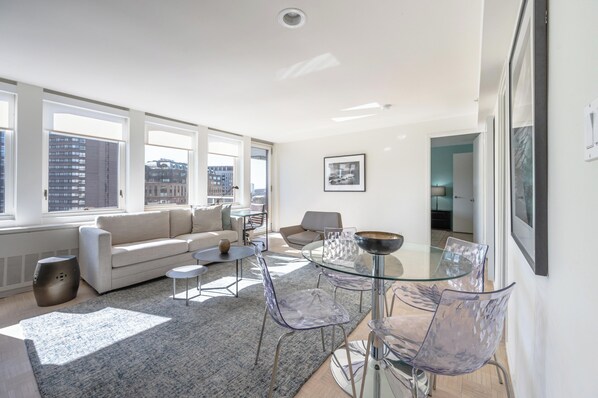 Imagen sin descripción, 1 de 8, botón