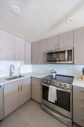 Luokittelematon kuva, 4 kautta 10, painike