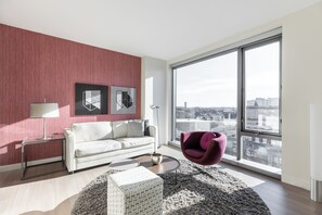 Unclassified image, 3 of 12, button