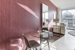 Unclassified image, 5 of 12, button