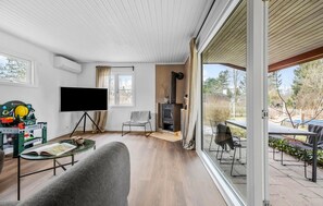 Smart TV - Stunning home in Eskebjerg with WiFi (Eskebjerg)