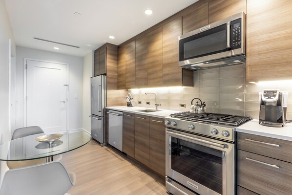 Fridge, microwave, oven, stovetop