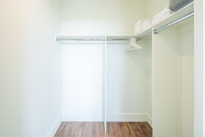 Interior - Spacious Two Bedroom with On-Site Amenities (White Plains)