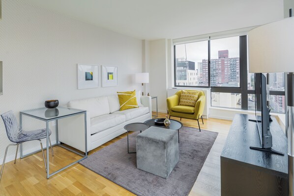 Unclassified image, 1 of 12, button