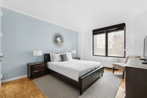 1 slaapkamer, een strijkplank/strijkijzer, gratis wifi, beddengoed