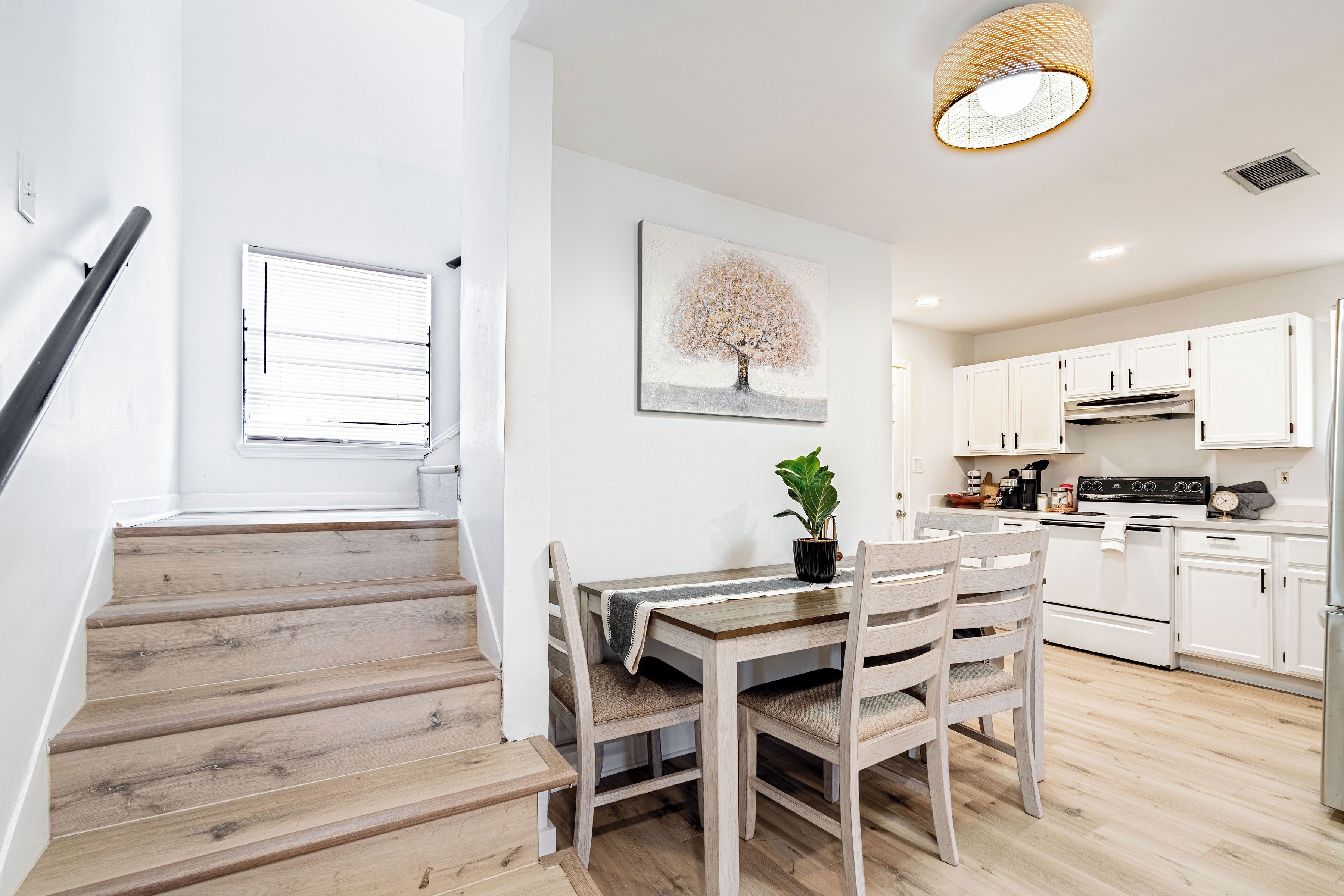 Micro-ondes, four, plaque de cuisson, lave-vaisselle